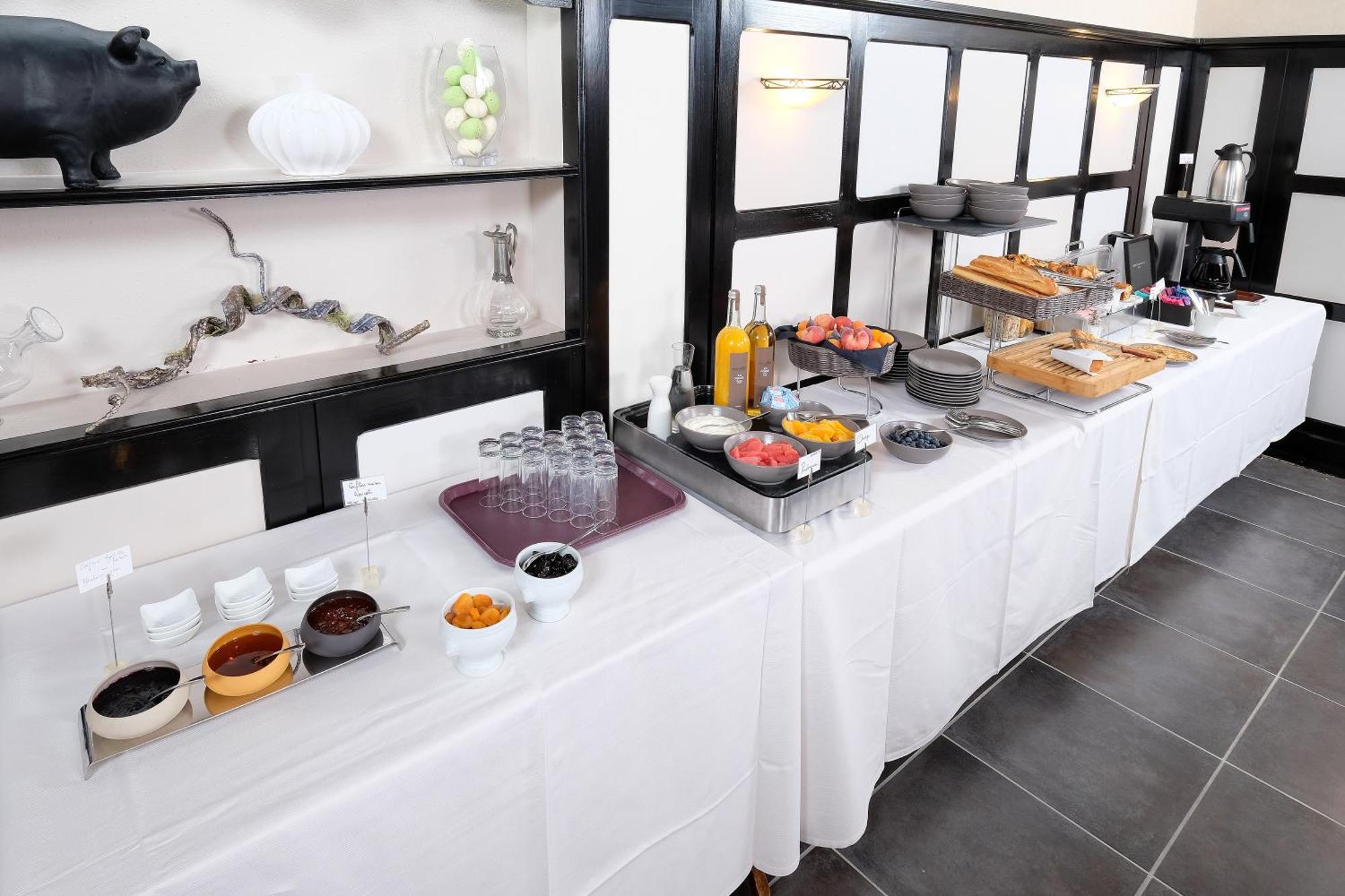 Logis Hotel Restaurant Nougier Saint-Etienne-de-Fursac Екстер'єр фото